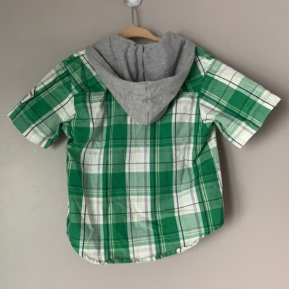 3/13$ Timberland Boy’s Plaid Button Down With Hood - Picture 4 of 6